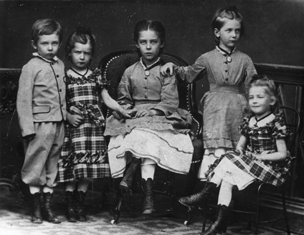 Julia z rodzeństwem